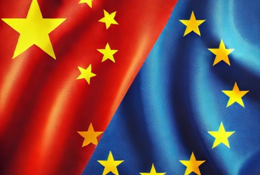 Contreplaqué de bois dur chinois : l’UE impose des droits antidumping provisoires allant jusqu’à 62,4 %